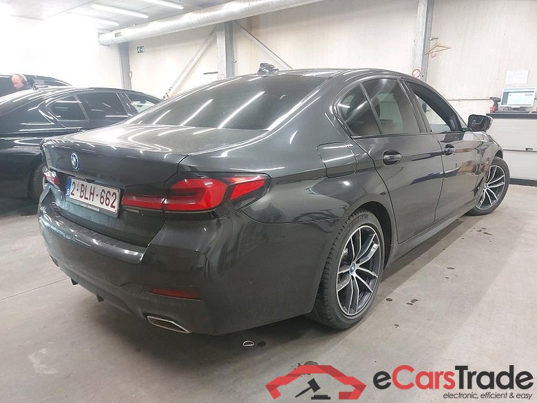 BMW - BMW 5 BERLINE 530e 292PK M Sport Pack Business With Dakota Heated Sport Seats & Heated Steering Wheel & Travel & Harman Kardon & Towing Hook & Parking Assistant * HYBRID * #2