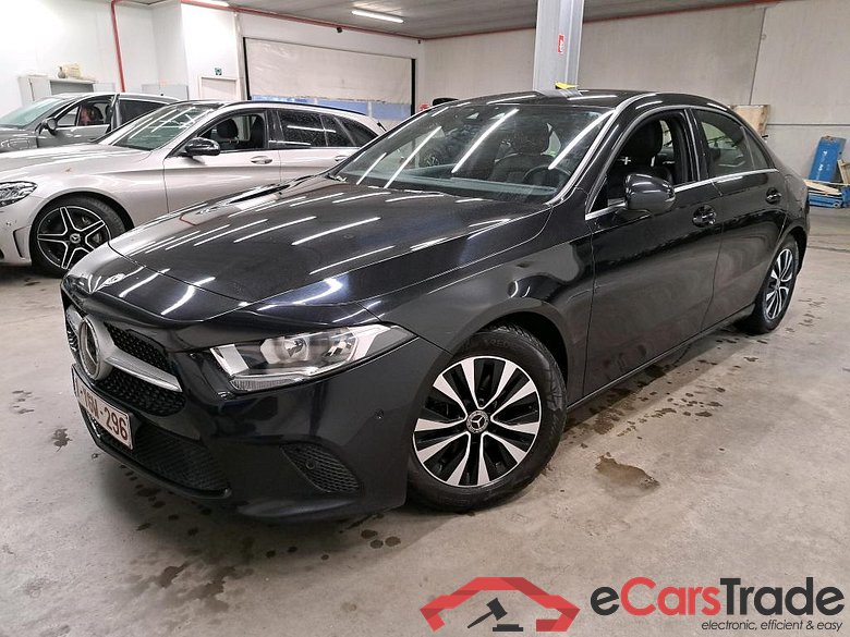 MERCEDES - MER A BERLINE 180 d 116PK 7G-DCT Advantage Style Pack Driving Assistance & Towing Hook