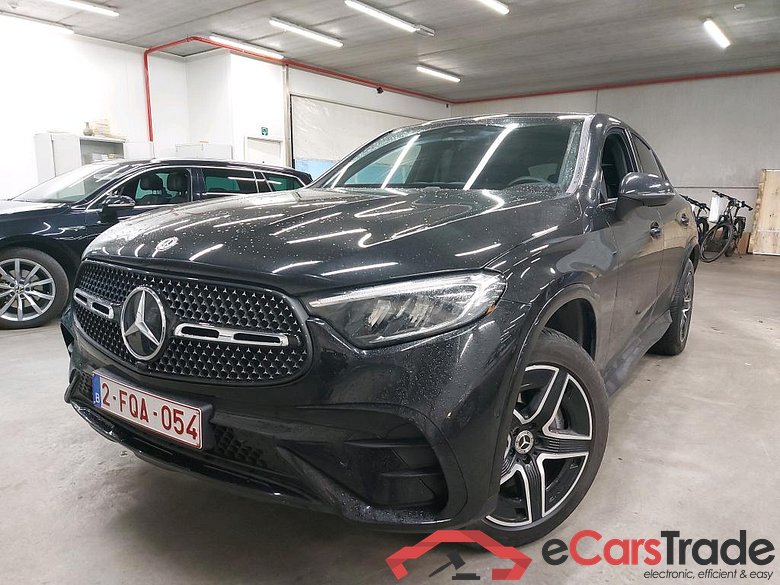 MERCEDES - MER GLC COUPE 300 e 313PK DCT 4MATIC AMG Line & Pack Night & Pano Sliding Roof & 19 Inch   * HYBRID *