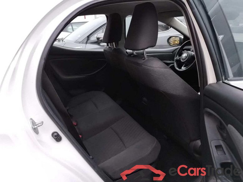 TOYOTA YARIS 1.5 Hybrid TeamNL #5