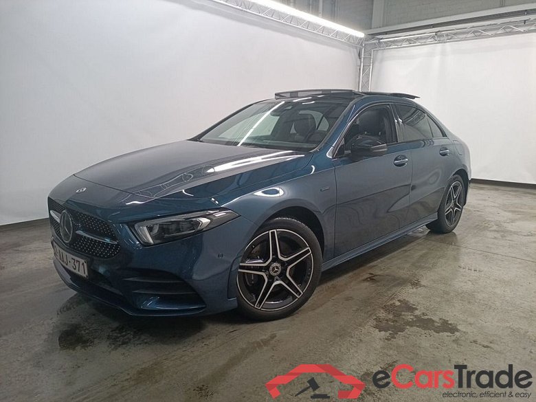 Mercedes-Benz A-Klasse Limousine A 250e Business Solution 4d #1