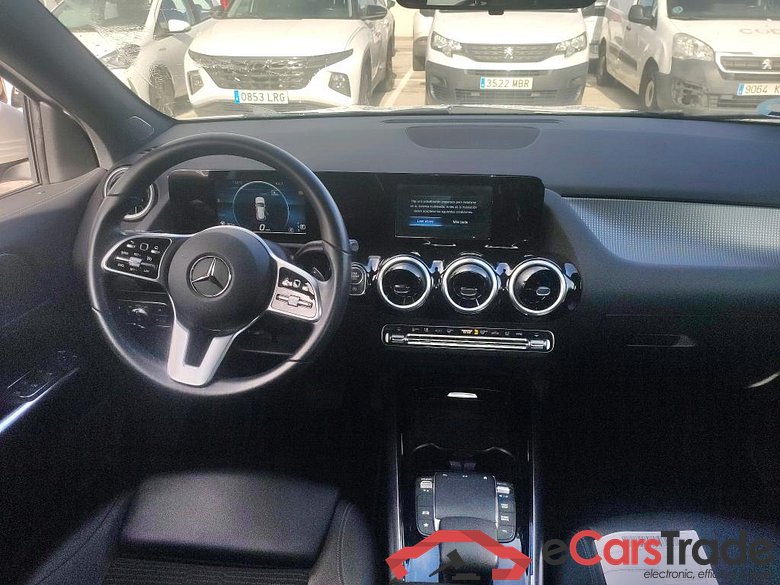 MERCEDES-BENZ GLA / 2020 / 5P / todoterreno GLA 200 D #3