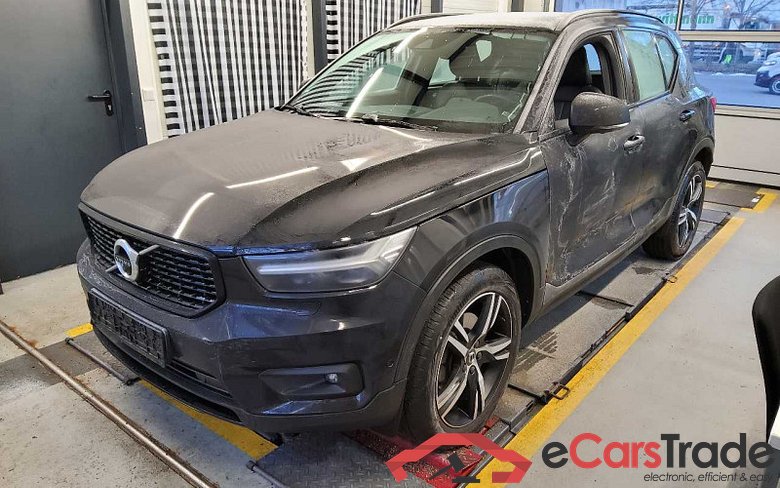 Volvo XC40 (2017->) DE - SUV5 B4 2WD EU6d, R-Design (EURO 6d), 2020 - 2022 #1