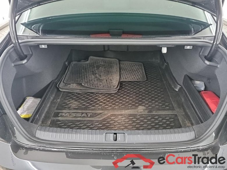 VOLKSWAGEN PASSAT 1.5 TSI 7-DSG Comfort Business 4D 110kW #5