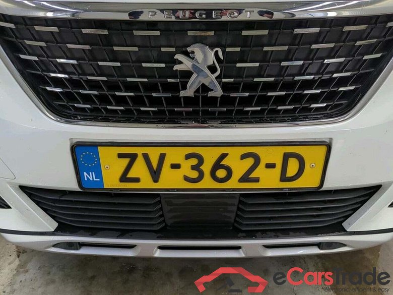 PEUGEOT 5008 1.2 PureTech Allure #4
