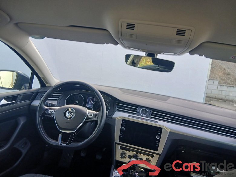 VOLKSWAGEN Passat / 2014 / 4P / sedán Edition 2.0 TDI 110kW (150CV) #3