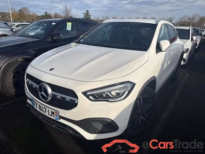 Mercedes GLA 200d Aut. LED-Xenon Widescreen Navi 1/2 Sport-Leather KeylessGo Camera Klima PDC ...