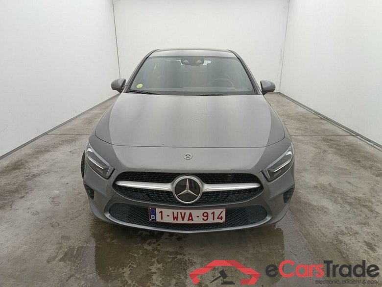 Mercedes-Benz A-Klasse Limousine A 180 d DCT Launch Edition 4d #5