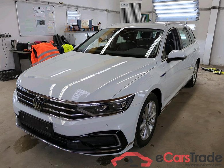 Passat Variant GTE 1.4 TSI 160KW AT6 E6d #1