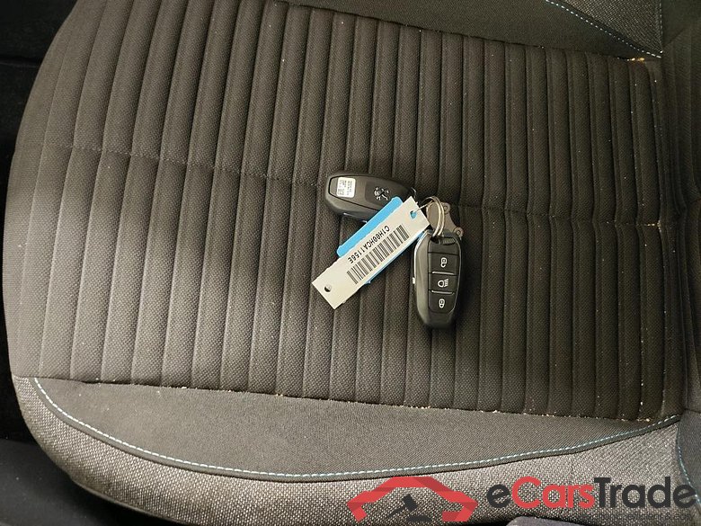 Peugeot e-208 Style 50kWh 136 5d #4