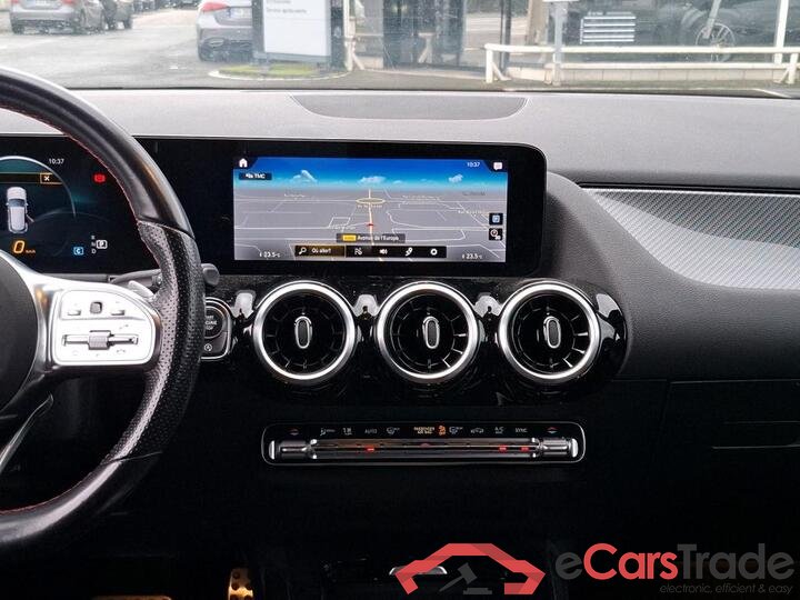 Mercedes GLA 200d AMG Aut. LED-Xenon Widescreen Navi 1/2 Sport-Leather-Alcantara KeylessGo Camera Klima PDC ... #6