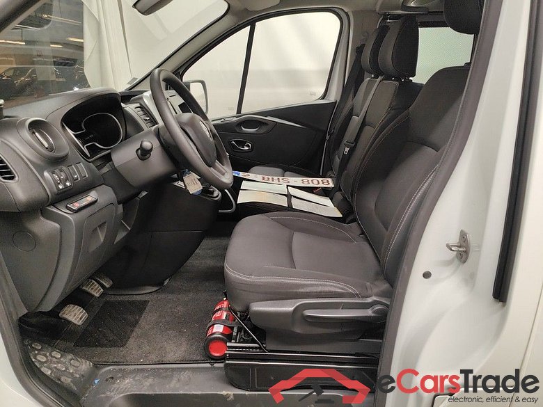 Renault Trafic L2H1 dCi 120 Grand Confort DC 2.9T 4d #3