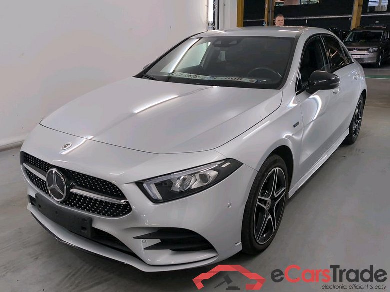 MERCEDES-BENZ A-CLASS LIMOUSINE 1.3 A 250 E BUSINESS SOLUTION DCT