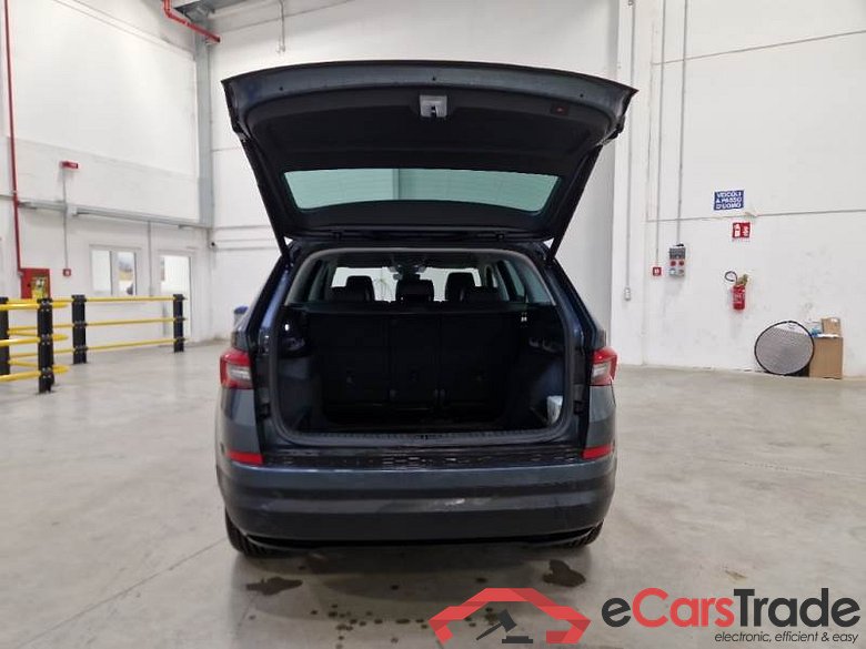 SKODA KODIAQ / 2016 / 5P / SUV 2.0 TDI SCR STYLE DSG #5