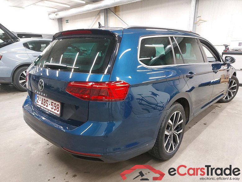 VOLKSWAGEN - VW  PASSAT VARIANT TDI SCR 150PK DSG7 Style Business Pack Adventure & Winter Pack #2