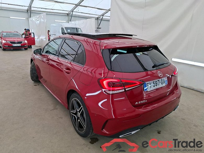 MERCEDES-BENZ Classe A Compact / 2018 / 5P / Berline A 250 e AMG Line 8G-DCT #2