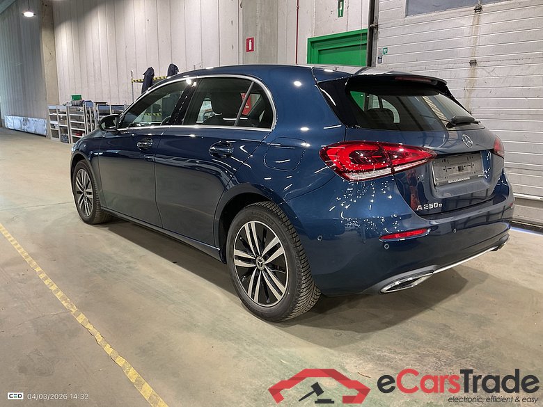 MERCEDES-BENZ A-CLASS 1.3 A 250 E DCT BUSINESS SOLUTION #3