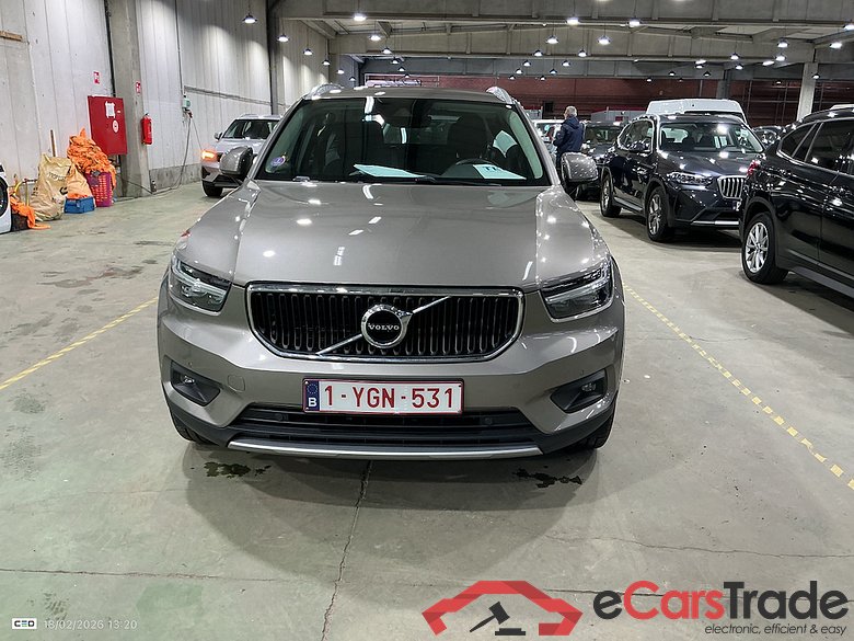 VOLVO XC40 1.5 T2 Momentum Pro Geartronic #2