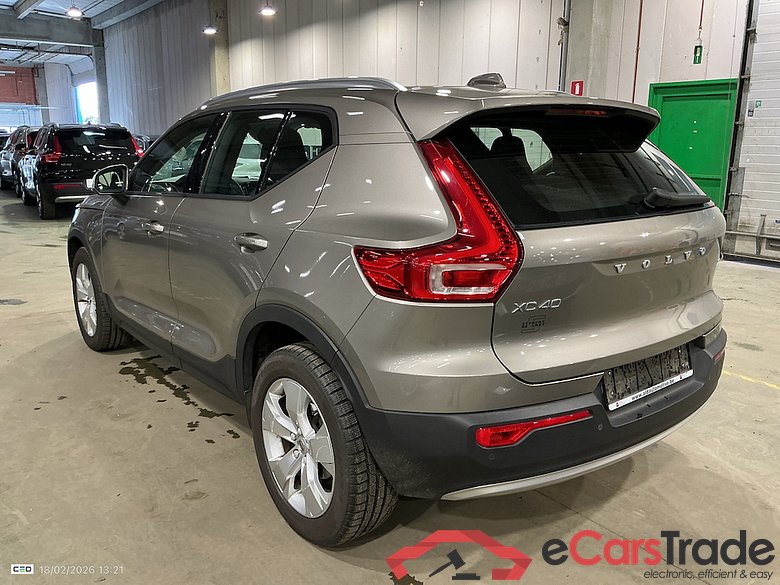 VOLVO XC40 1.5 T2 Momentum Pro Geartronic #3