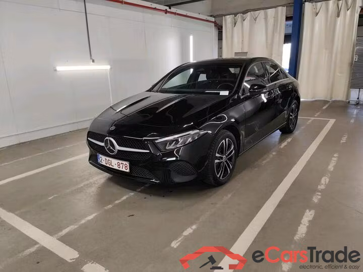 Mercedes A-Klasse Limousine A-Klasse Limousine A 250 e Business Line (PHEV) 160kW/218pk  4D/P Auto-7 #1