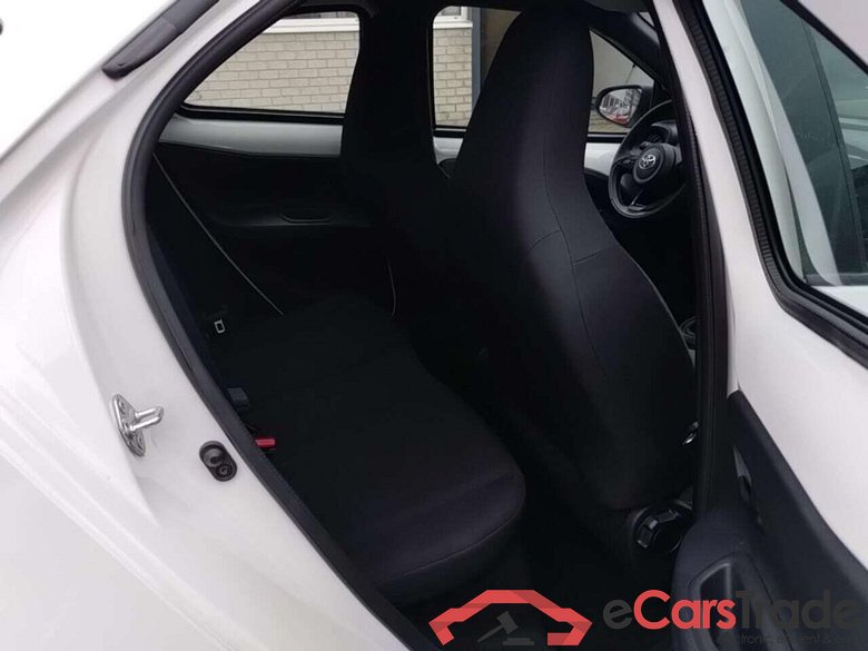 TOYOTA Aygo X 1.0 VVT-i MT Play #5