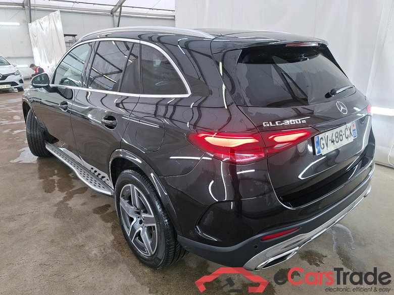 MERCEDES-BENZ GLC / 2022 / 5P / SUV GLC 300 e AMG Line 4MATIC #2