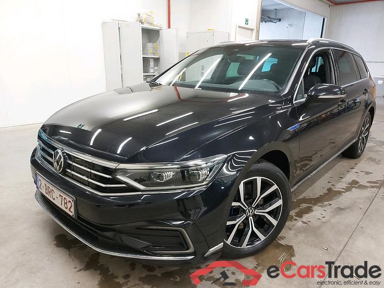 VOLKSWAGEN - VW  PASSAT VARIANT TSI 218PK DSG6 GTE Business Pack Adventure & Design & Comfort  & Winter & Nav Discover Pro   * HYBRID * #1