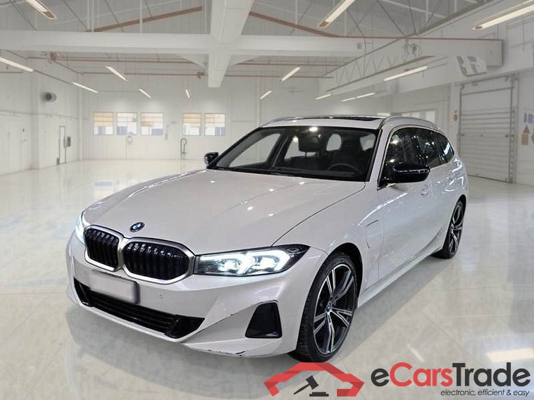 BMW SERIE 3 / 2022 / 5P / STATION WAGON 330E XDRIVE TOURING AUTO #1