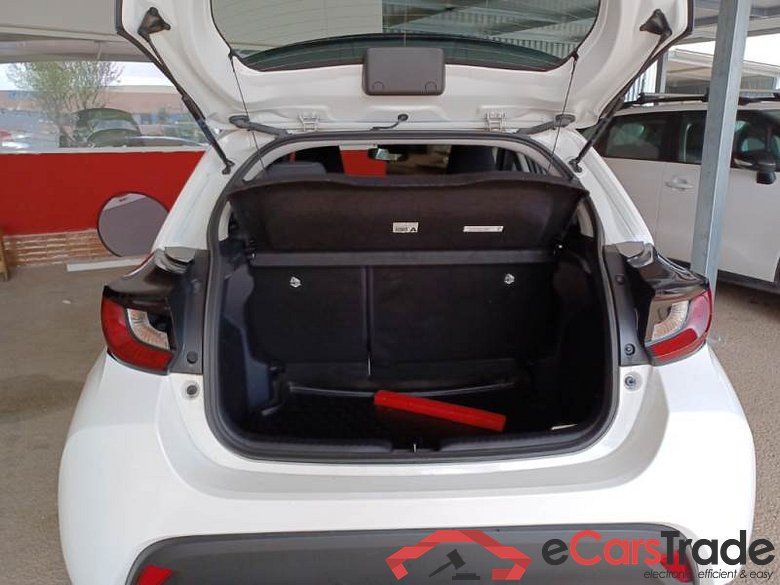 TOYOTA YARIS / 2020 / 5P / BERLINA HYBRID BUSINESS MY20 #5