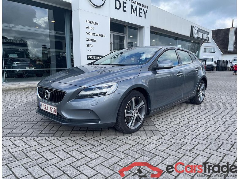 VOLVO V40 1.5 T3 Momentum Geartronic