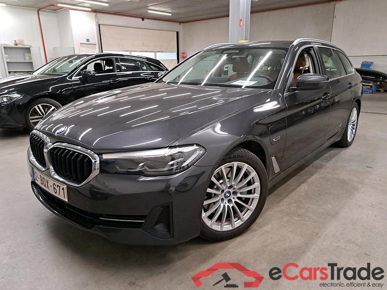 BMW - BMW 5 TOURING 530e xDrive 272PK Business Edition & Driving Assistant & Active Cruise & Parking Assistant Pack & Towing Hook * HYBRID * #1