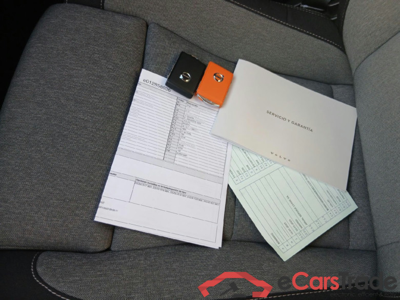 VOLVO XC40 / 2021 / 5P / todoterreno 2.0 B3 G Core Auto #5