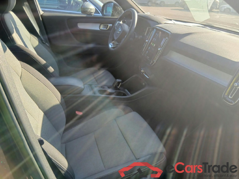 VOLVO XC40 / 2021 / 5P / todoterreno 2.0 B3 G Core Auto #6