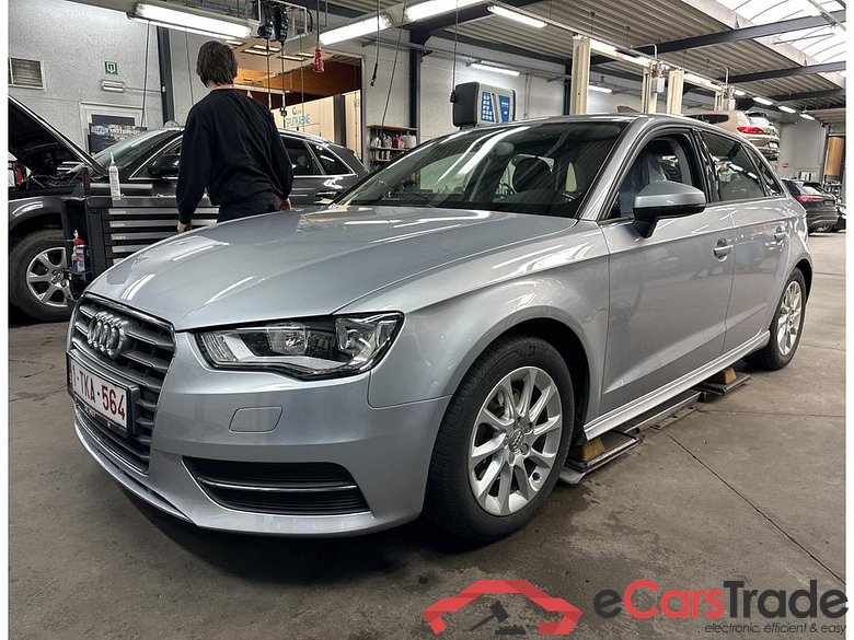 AUDI A3 Sportback Audi A3 Sportback Attraction 1.6 TDI ultra  81(110) kW(ch) 6 vitesses
