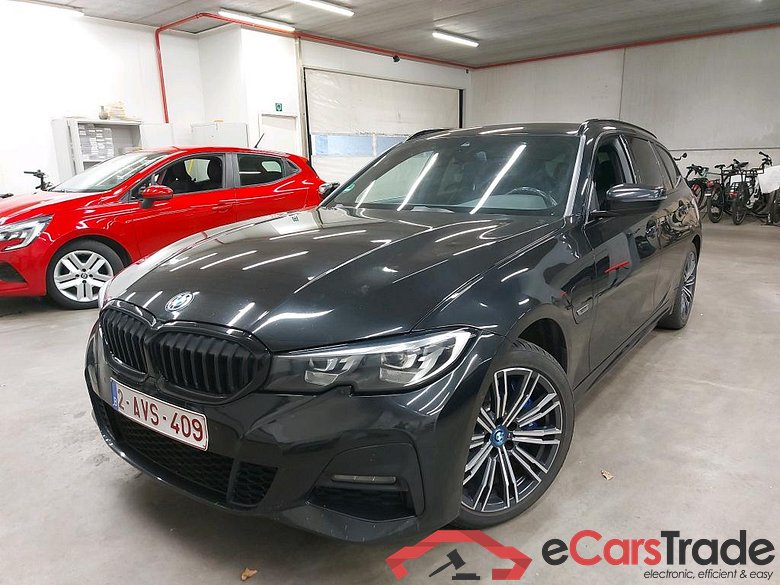 BMW 330e Plug-In Hybrid M-Sport Aut. LED-Xenon LC-Pro Ambient Navi 1/2 Sport-Leather-Alcantara KeylessGo Camera Klima PDC ...