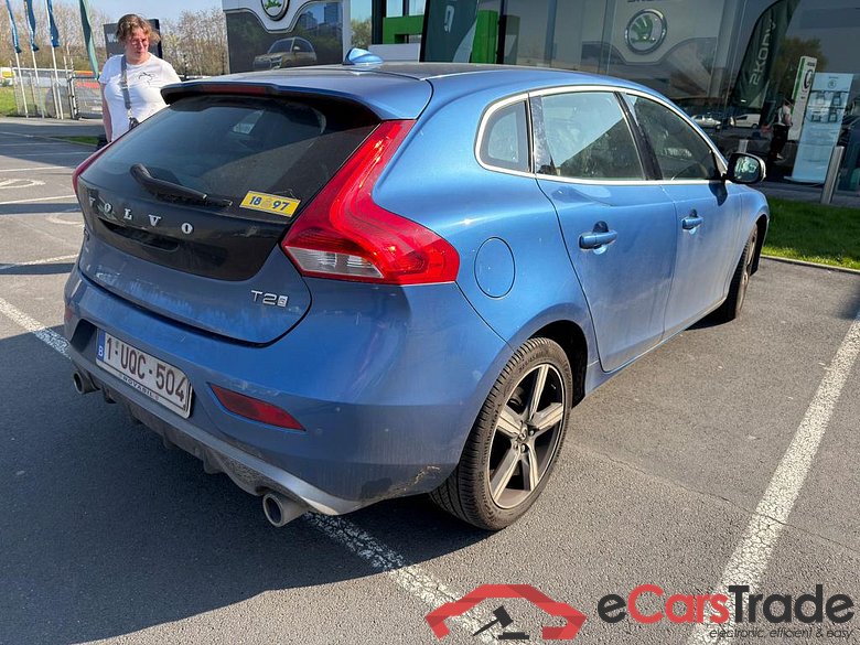 VOLVO V40 2.0 T2 Sport Edition GPF (EU6d-TEMP) boite manuelle #4