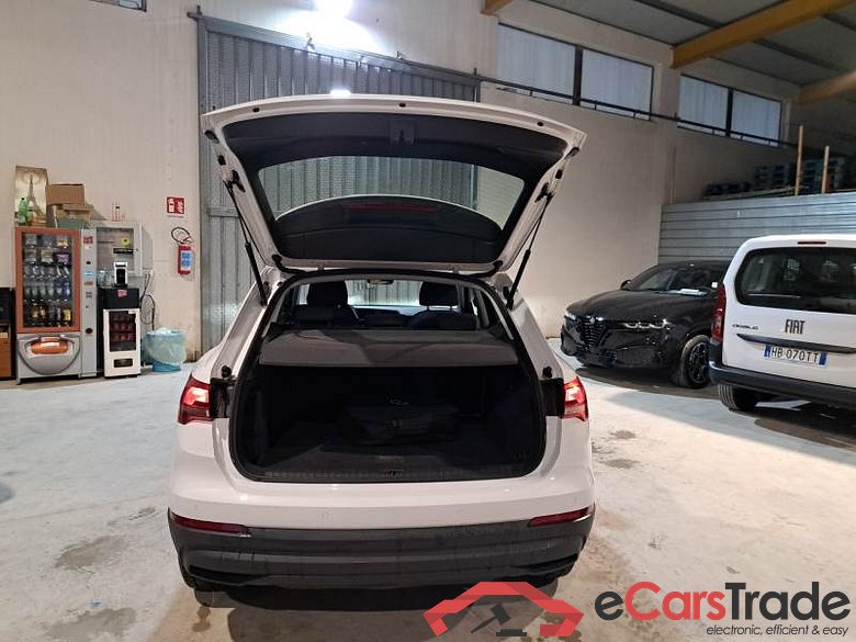 AUDI Q3 / 2018 / 5P / SUV 45 TFSI E S TRONIC BUSINESS #5