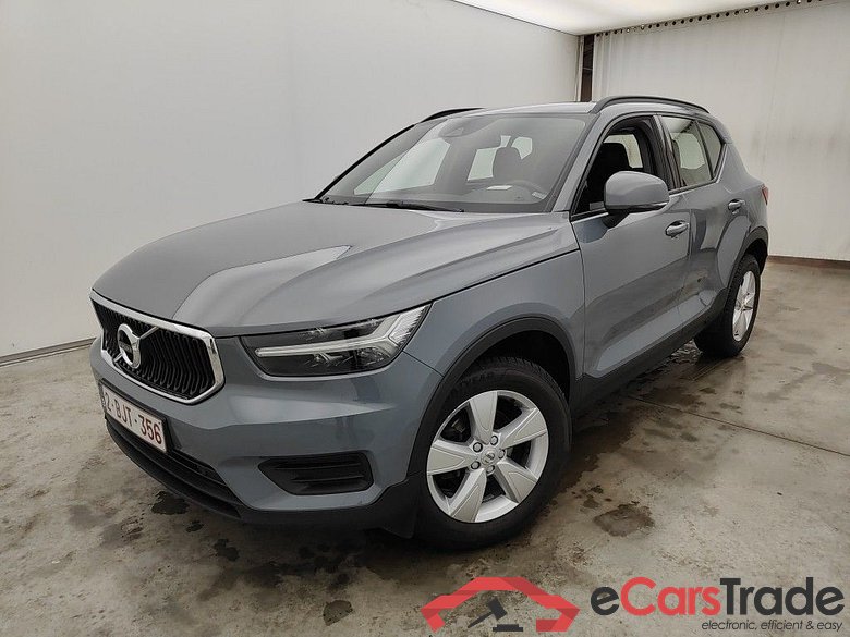 Volvo XC40 T2 Momentum Core 5d #1