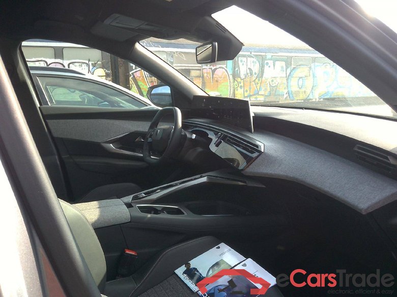 Peugeot 5008 Allure Hybrid 136 e-DCS6 #3