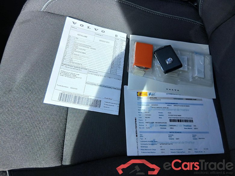 VOLVO XC40 / 2017 / 5P / todoterreno 2.0 B3 G Momentum Pro Auto #5