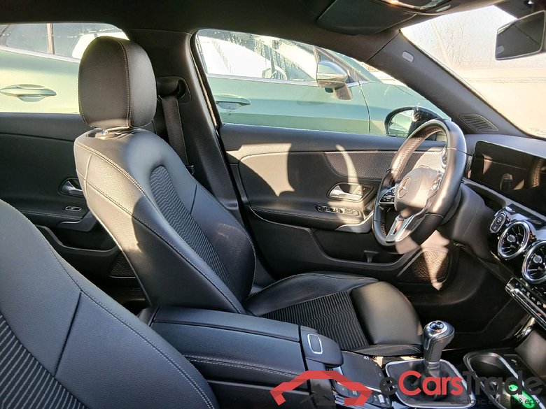 MERCEDES-BENZ Clase A / 2018 / 5P / berlina con portón A 180 d #6