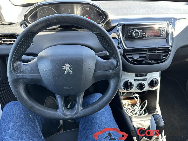 PEUGEOT 208 1.2i PureTech Like #6