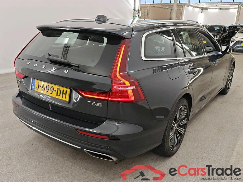 Volvo V60 Recharge T6 AWD Automaat Inscription 5d #2