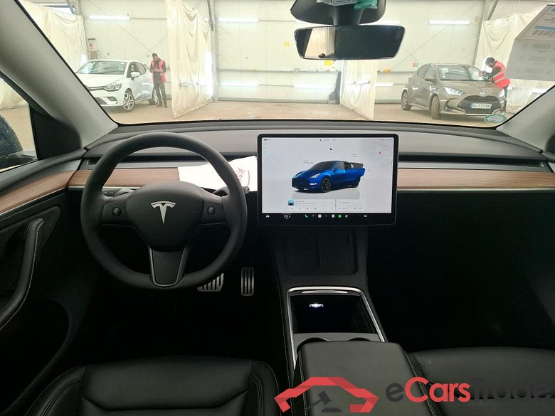 TESLA Model Y / 2020 / 5P / SUV Performance Dual-Motor AWD #6