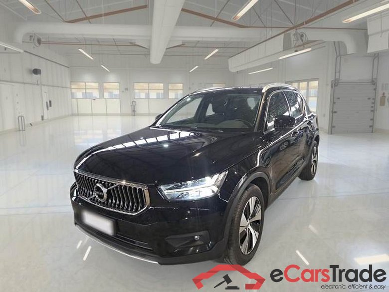 VOLVO XC40 / 2017 / 5P / SUV T4 PLUG-IN HYBRID AUTO RECH INSCRIP EXPR #1