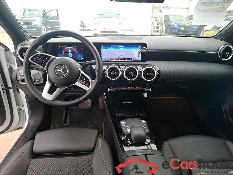 MERCEDES-BENZ Classe A Compact / 2018 / 5P / Berline A 180 d Business Line 8G-DCT #5