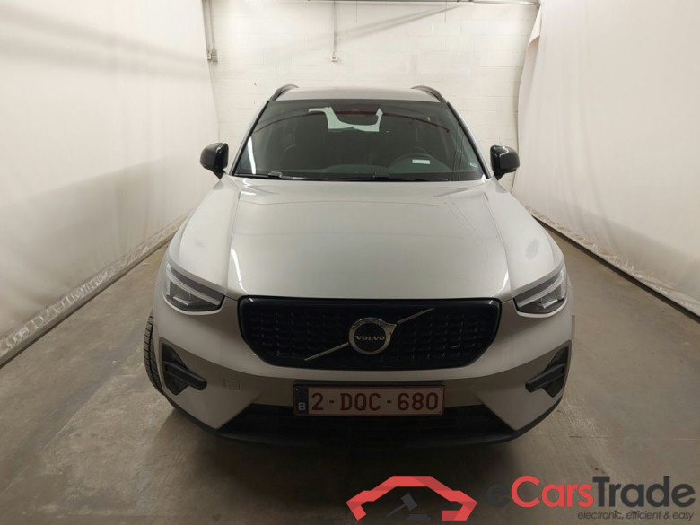 Volvo XC40 T2 Plus Dark Design Aut. 5d #1