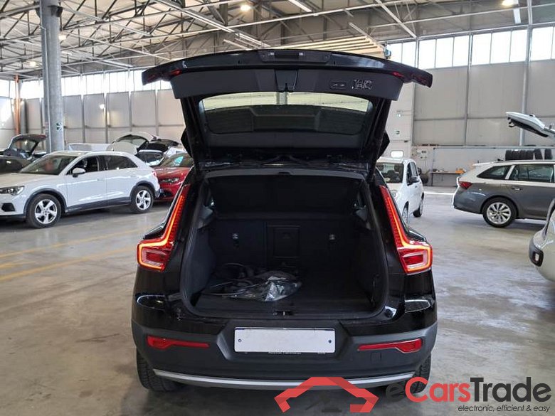 VOLVO XC40 / 2017 / 5P / SUV T5 PLUG-IN HYBRID AUTO RECH INSCRIP EXPR #5