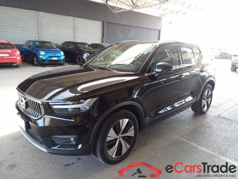 VOLVO XC40 / 2017 / 5P / SUV T4 PLUG-IN HYBRID AUTO RECH INSCRIP EXPR