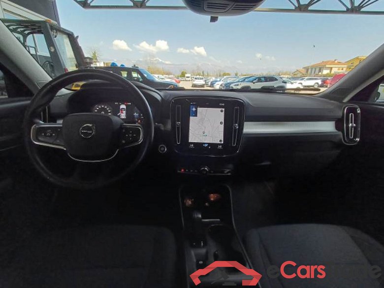 VOLVO XC40 / 2017 / 5P / SUV T4 PLUG-IN HYBRID AUTO RECH INSCRIP EXPR #3